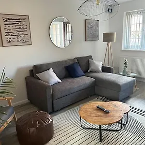 Cosy 3 Bed House Walking Distance To Principality Stadium Bay And Centre With Parking Apartment Cardiff